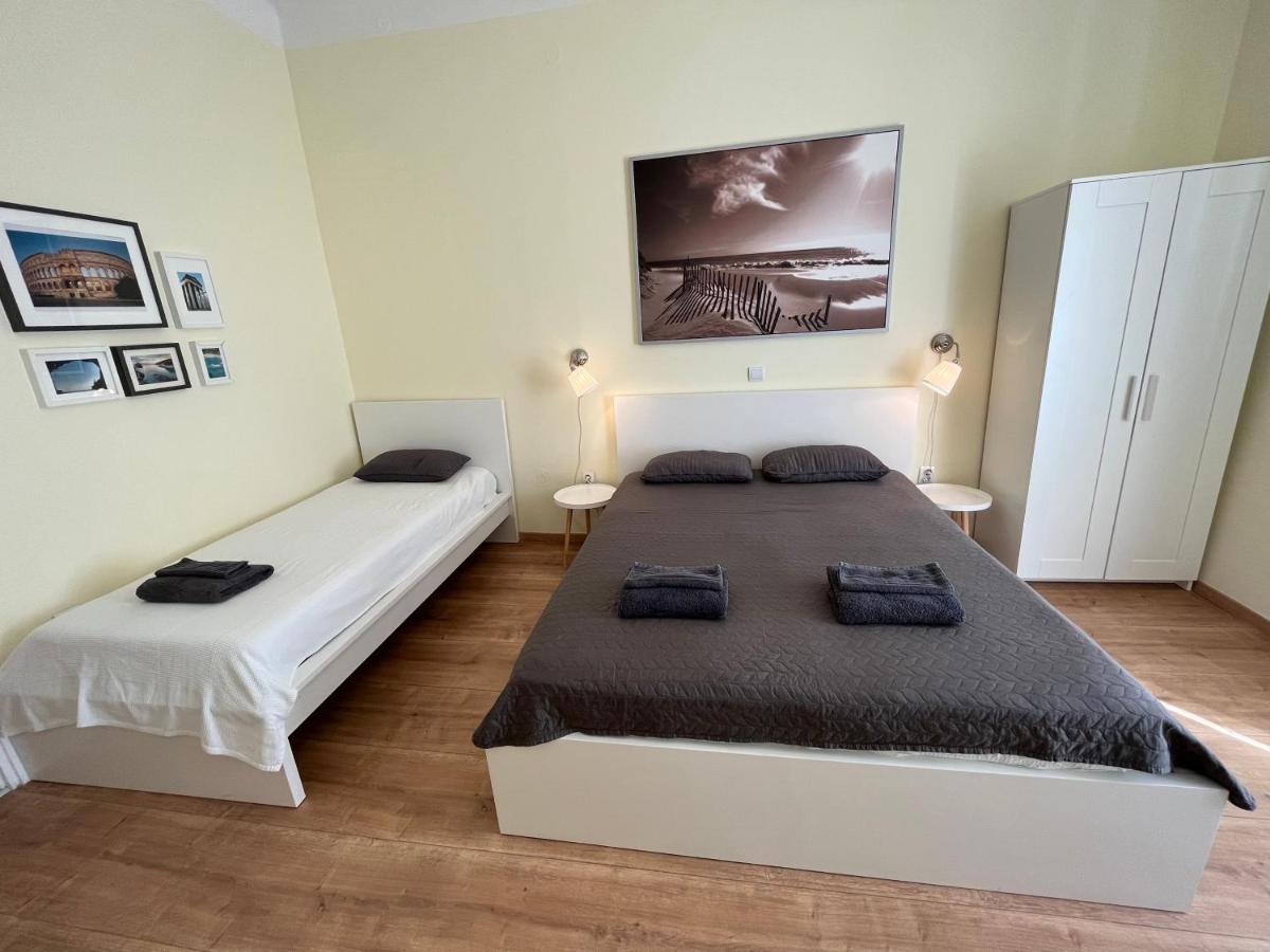 Apartment Check In Пула Екстериор снимка